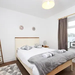 Comfortable 3 Bed In The Heart Of Apartment Skipton
